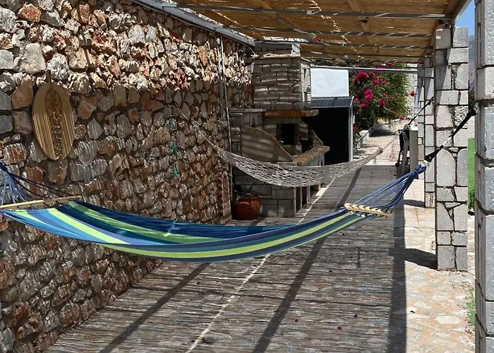 Magic Estate On The Wave 1 * Kotronas